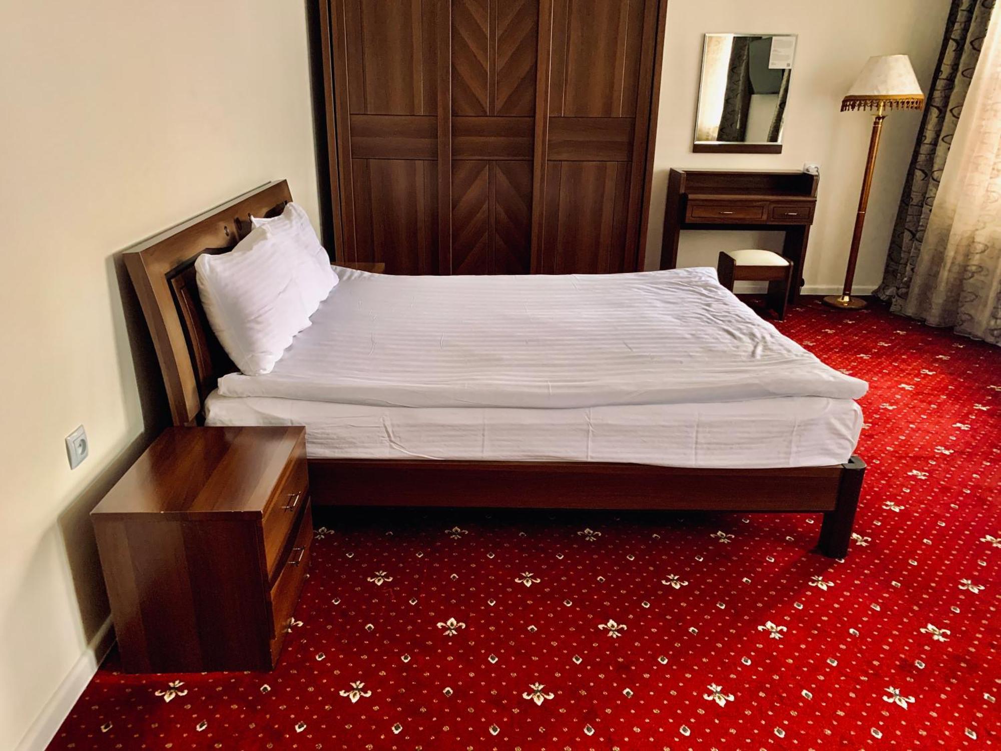Dostyq Kokshetau Hotel Bagian luar foto